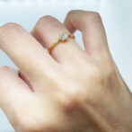 スクエアクリスタルリング　ゴールド